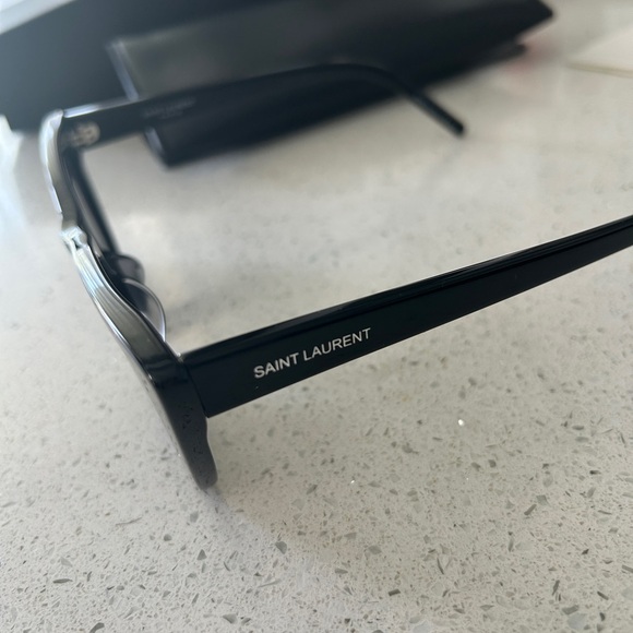 Black Cat-Eye Sunglasses - Picture 2 of 6